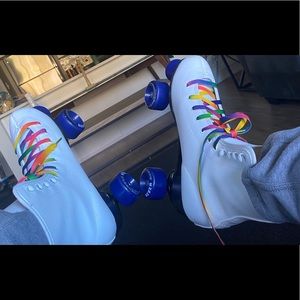 WHITE ROLLER SKATES!